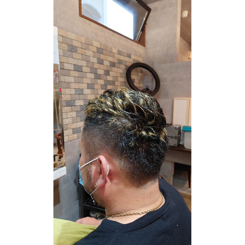 メンズ ソフトモヒカン メッシュ スタイル Braeve Hair Design ブレイブ ヘア デザイン のヘアスタイル 美容院 美容室を予約するなら楽天ビューティ メンズ ソフトモヒカン メッシュ スタイル Braeve Hair Design ブレイブ ヘア デザイン のヘアスタイル 美容院 美容室を予約するなら楽天ビューティ