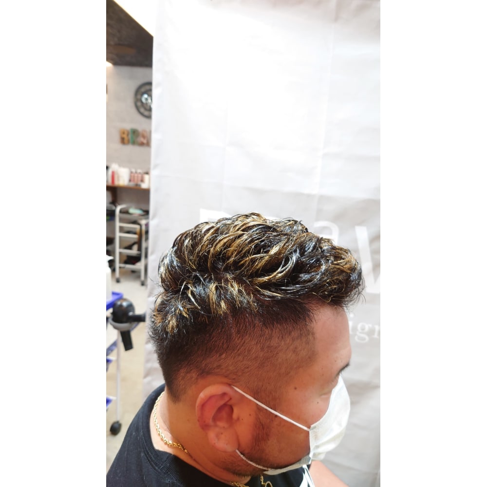 メンズ ソフトモヒカン メッシュ スタイル Braeve Hair Design ブレイブ ヘア デザイン のヘアスタイル 美容院 美容室を予約するなら楽天ビューティ