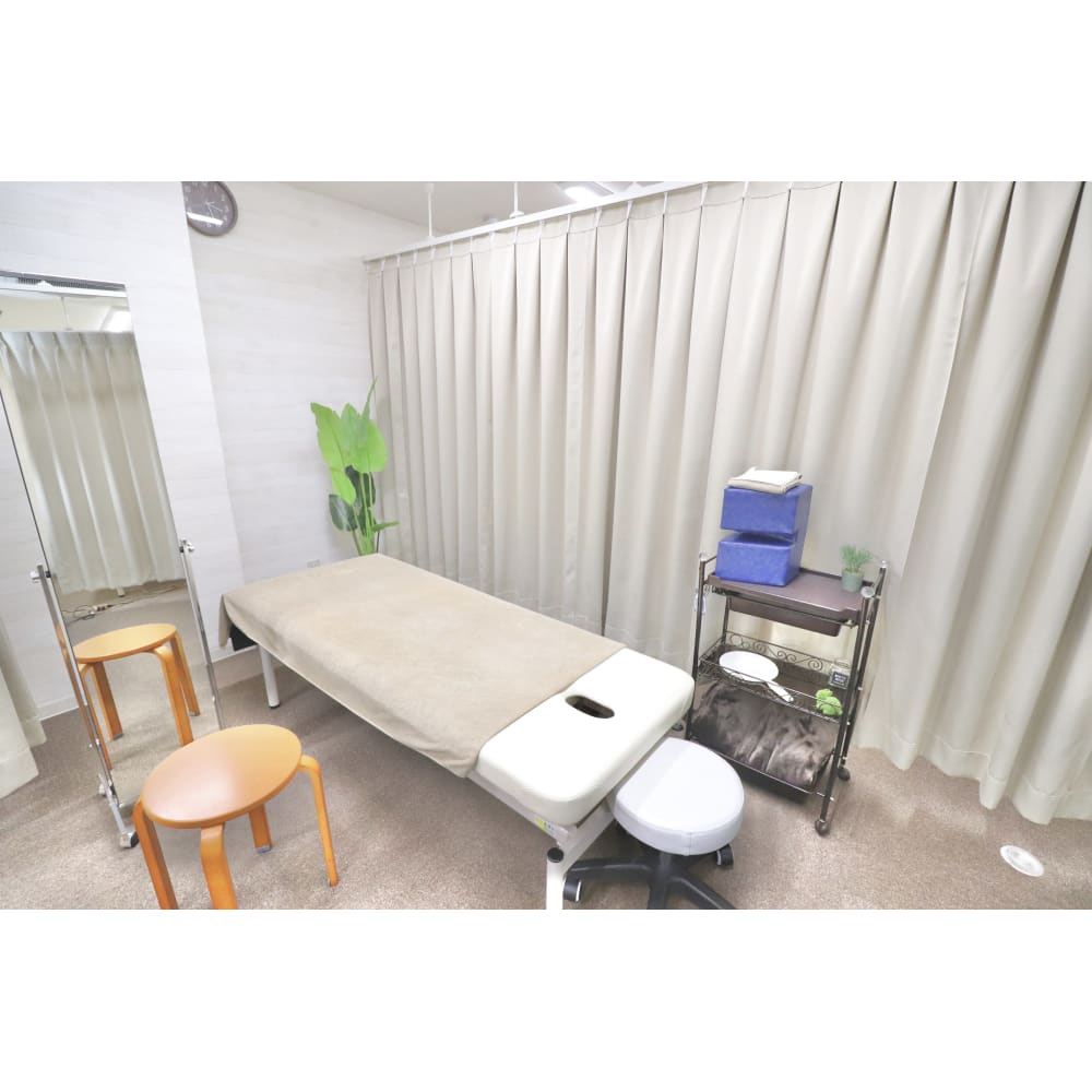 小顔矯正専門店 シンメトリー梅田 コガオキョウセイセンモンテン シンメトリーウメダ の予約 サロン情報 エステサロンを予約するなら楽天ビューティ