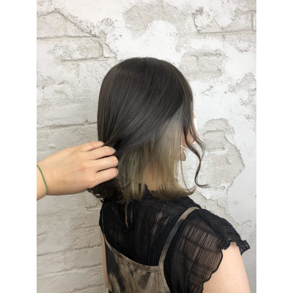 インナーグレーカラー 池袋美容室 Prize Iris 池袋東口店 プライズアイリス イケブクロヒガシグチテン のヘアスタイル 美容院 美容室を予約するなら楽天ビューティ