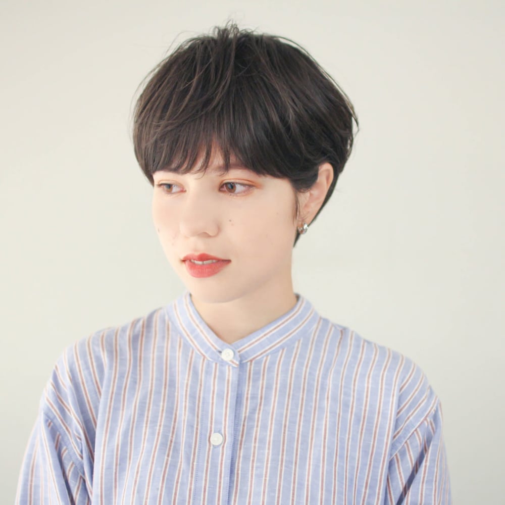 分け目をつけない前髪ありショートヘア 大人かわいい 耳かけ Circus By Beautrium 青山 サーカスバイビュートリアム アオヤマ のヘアスタイル 美容院 美容室を予約するなら楽天ビューティ