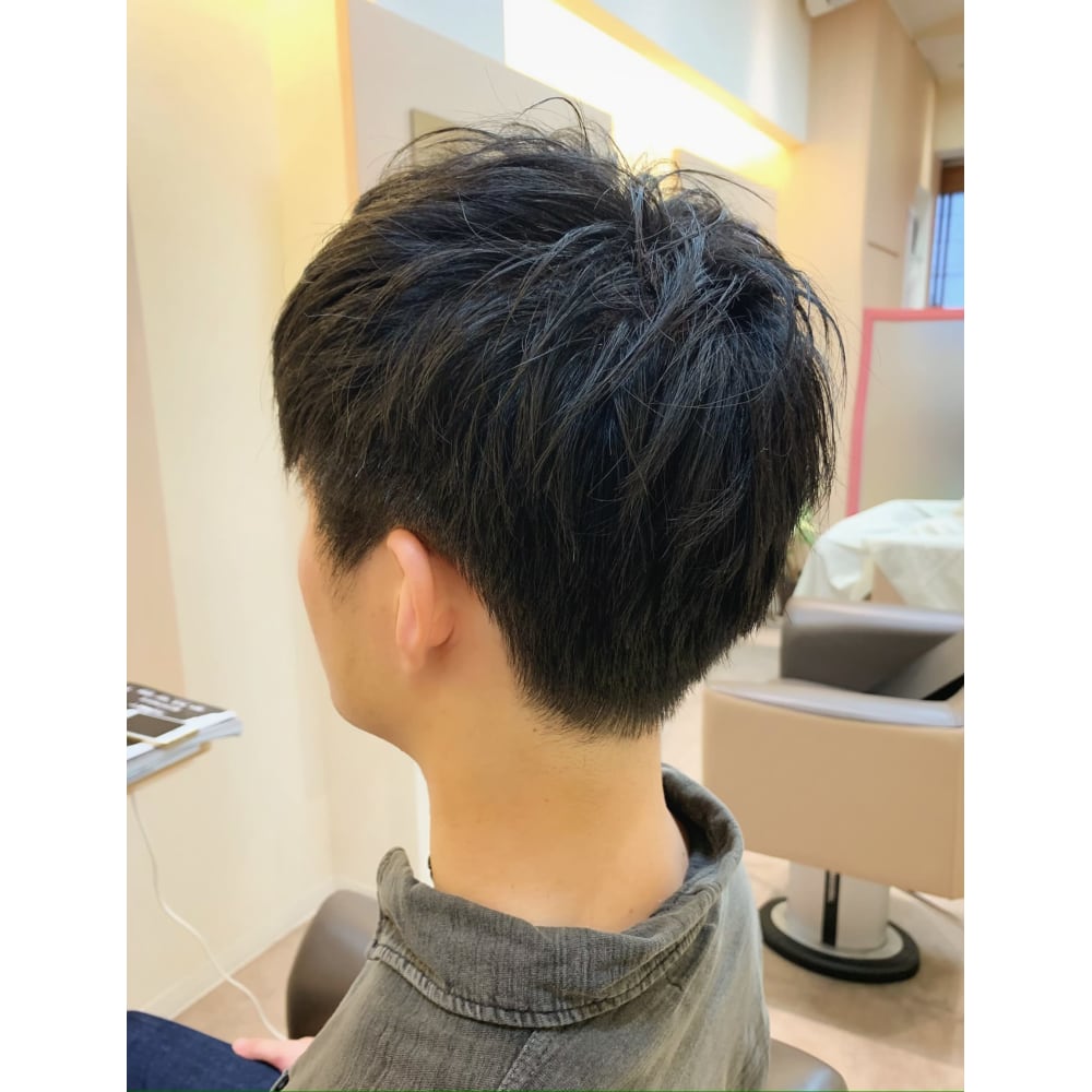 刈り上げ手前のすっきりショート Akira三宮店 アキラ のヘアスタイル 美容院 美容室を予約するなら楽天ビューティ