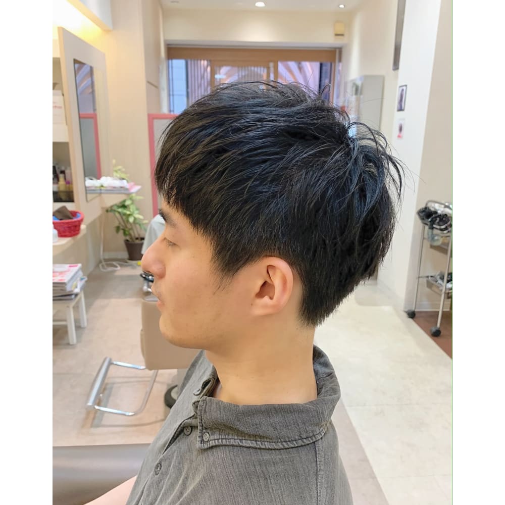 刈り上げ手前のすっきりショート Akira三宮店 アキラ のヘアスタイル 美容院 美容室を予約するなら楽天ビューティ