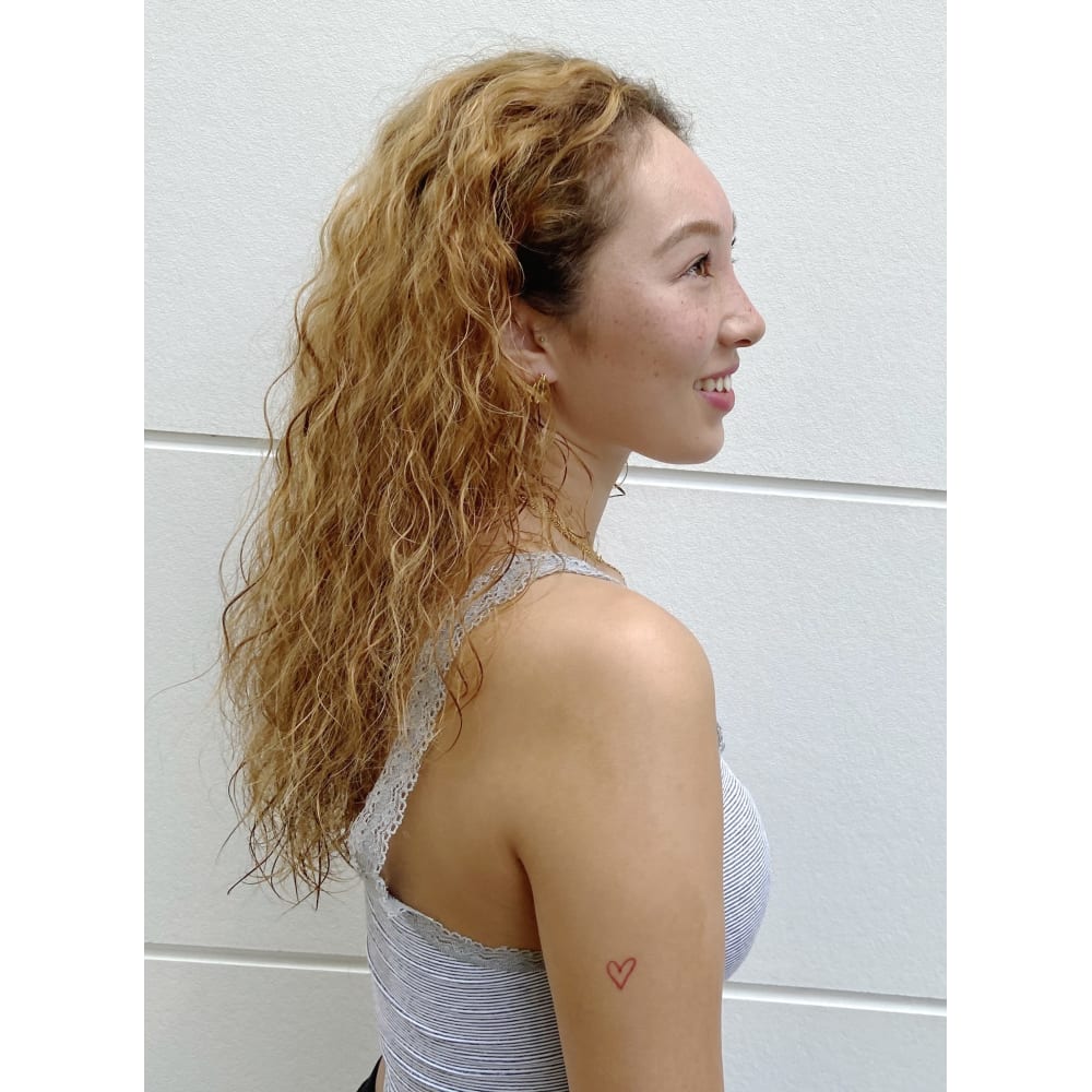 外国人風スパイラルパーマ Beautrium 福岡 ビュートリアム のヘアスタイル 美容院 美容室を予約するなら楽天ビューティ