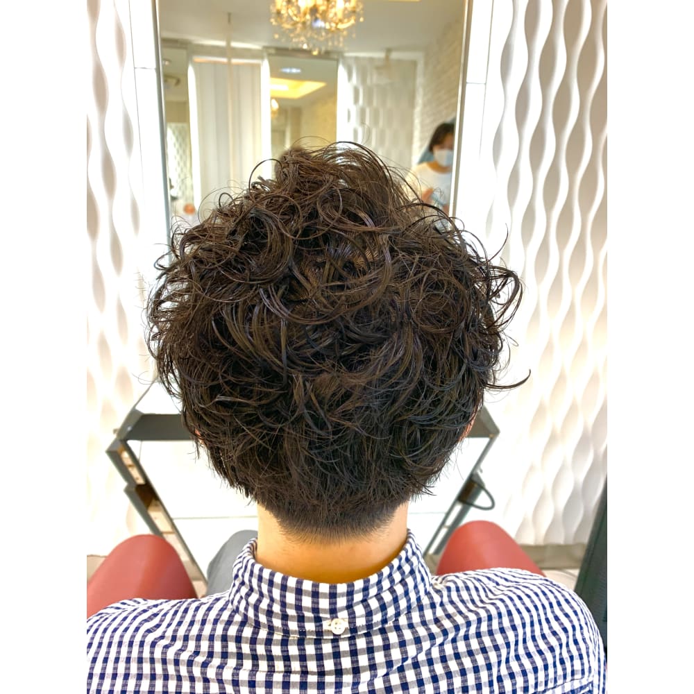 Qualis メンズパーマ 刈り上げ ツーブロ ウェット感 Qualis 赤塚店 クオリスアカツカテン のヘアスタイル 美容院 美容室を予約するなら楽天ビューティ