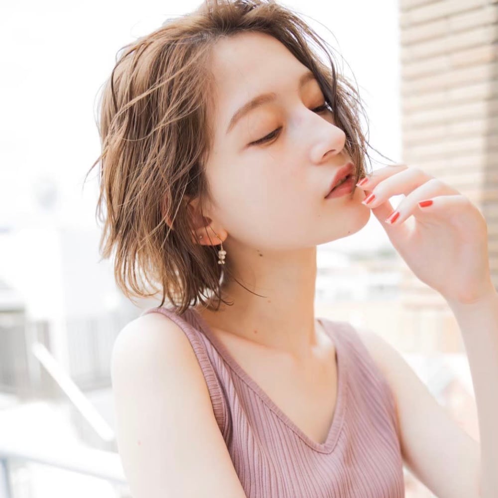 中目黒サロンe S 抜け感 大人のウェービーヘア 佐久間 E S イーズ 中目黒 イーズ ナカメグロ のヘアスタイル 美容院 美容室を予約するなら楽天ビューティ 中目黒サロンe S 抜け感 大人のウェービーヘア 佐久間 E S イーズ 中目黒 イーズ ナカメグロ のヘアスタイル 美容院 美容室を予約するなら楽天ビューティ