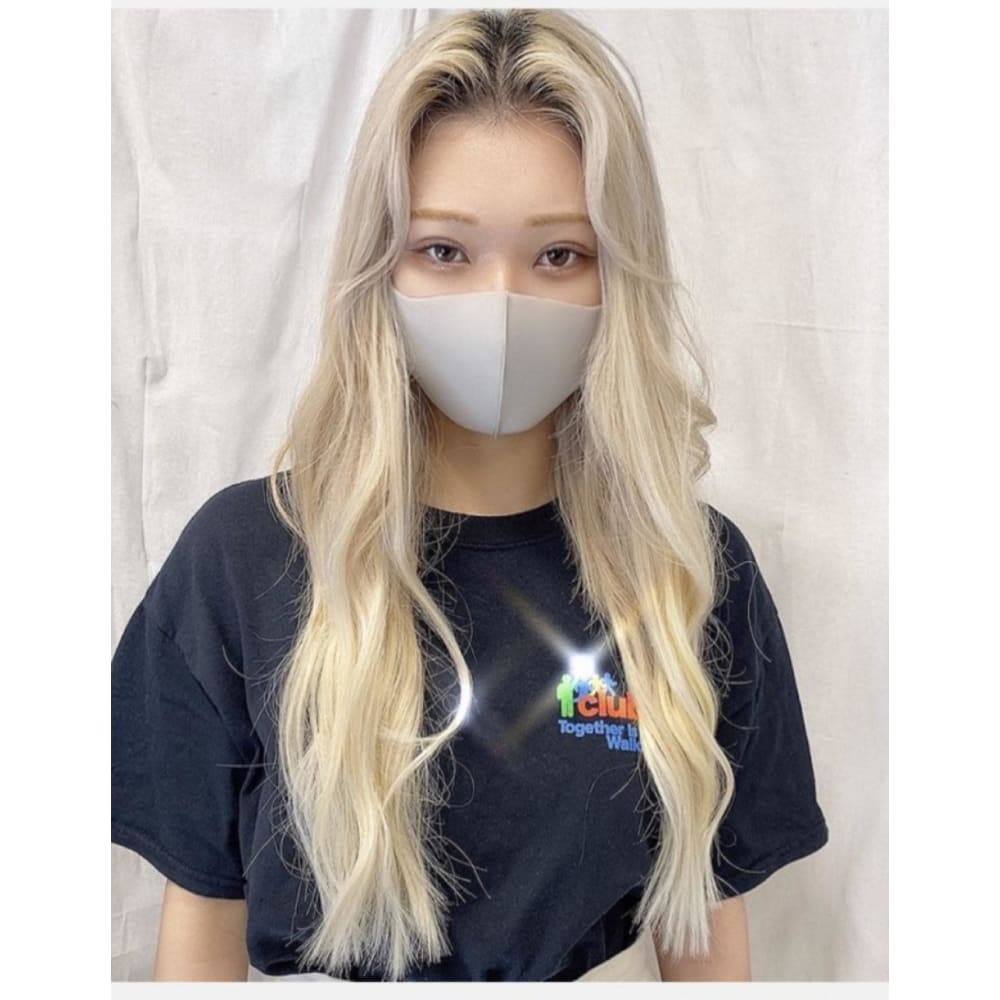 ホワイトブロンド スーパーロング Sweep スウィープ のヘアスタイル 美容院 美容室を予約するなら楽天ビューティ