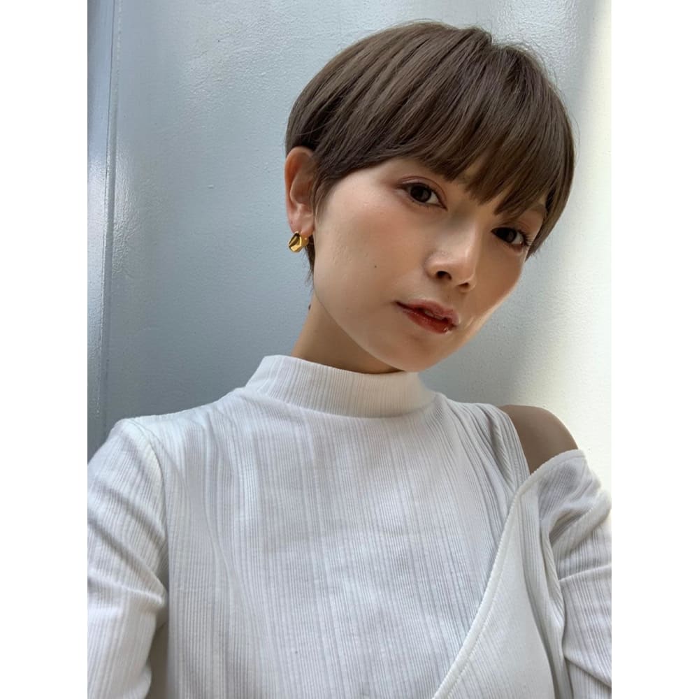 横顔美人ショート Air Yokohama エアーヨコハマ のヘアスタイル 美容院 美容室を予約するなら楽天ビューティ