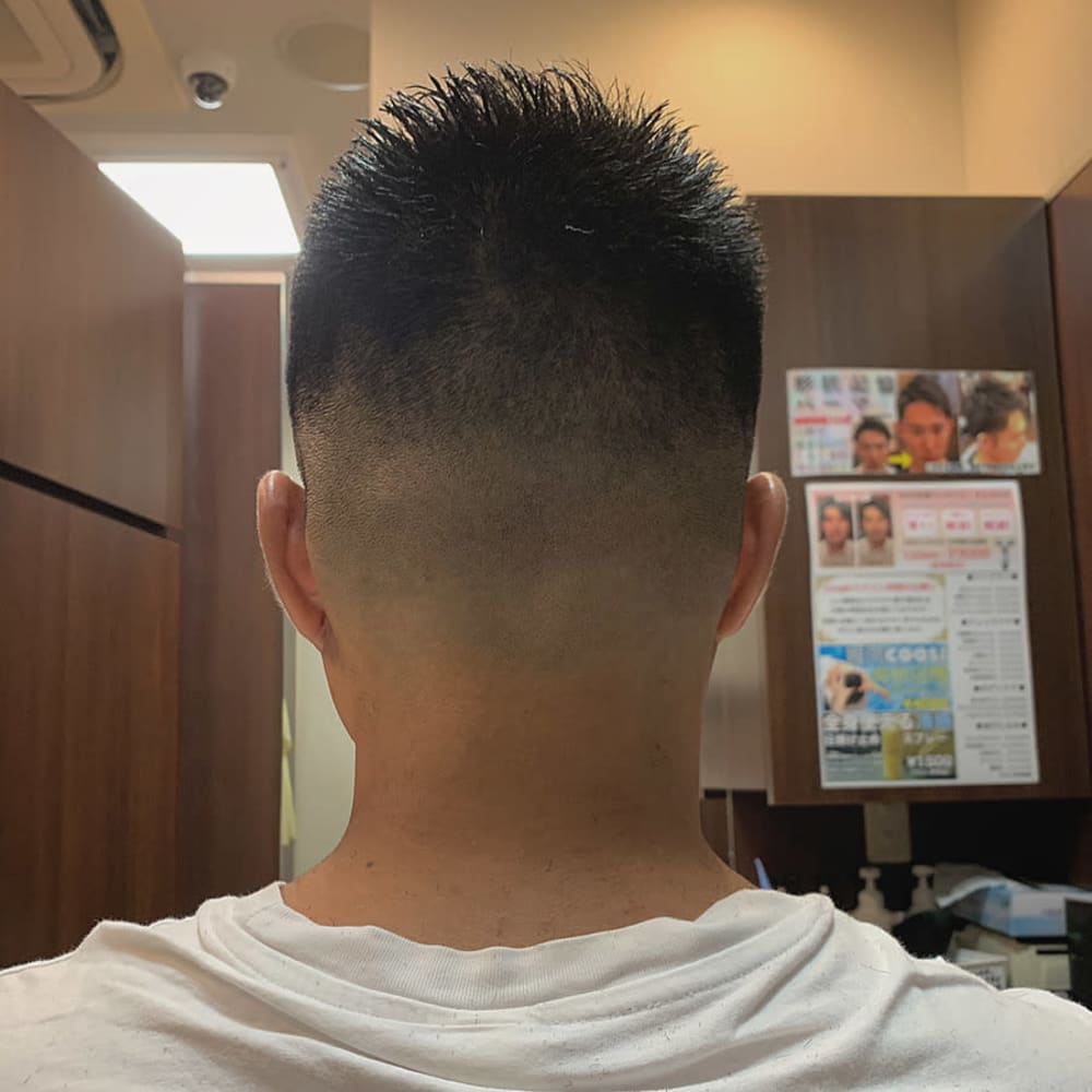 ソフトモヒカンスキンフェード 理容室 ヒロ銀座 バーバー Hiro Ginza 新橋店 理容室 ヒロギンザシンバシテン のヘアスタイル 美容院 美容室を予約するなら楽天ビューティ