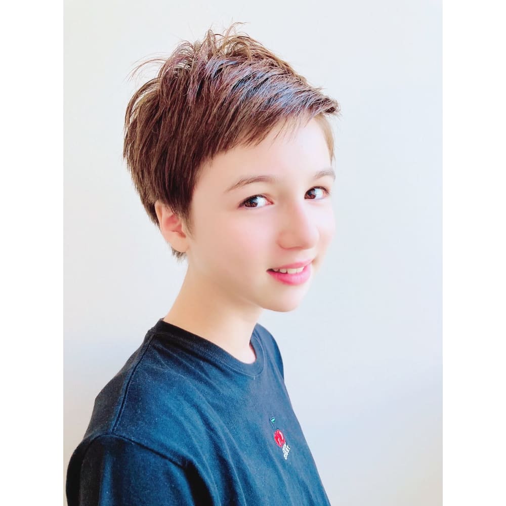 活発さを生かしたキュートベリーショート Akira仁川店 アキラ のヘアスタイル 美容院 美容室を予約するなら楽天ビューティ