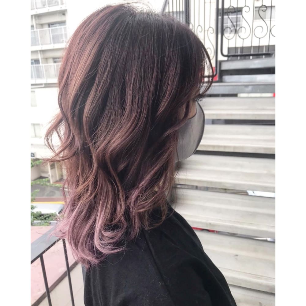 エクステピンクグラデーションカラー ボブ カーキグレージュ Jujur ジュジュル のヘアスタイル 美容院 美容室を予約するなら楽天ビューティ
