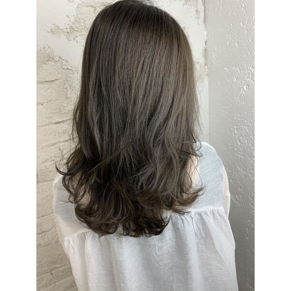 くすみカラー イルミナカラー 透明感 池袋 Prize Iris 池袋東口店 プライズアイリス イケブクロヒガシグチテン のヘアスタイル 美容院 美容室を予約するなら楽天ビューティ