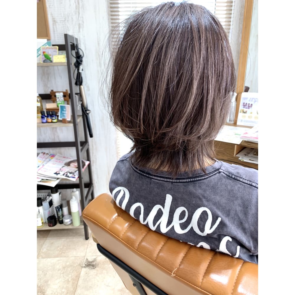 外ハネショートウルフ Vicella ヴィセラ のヘアスタイル 美容院 美容室を予約するなら楽天ビューティ