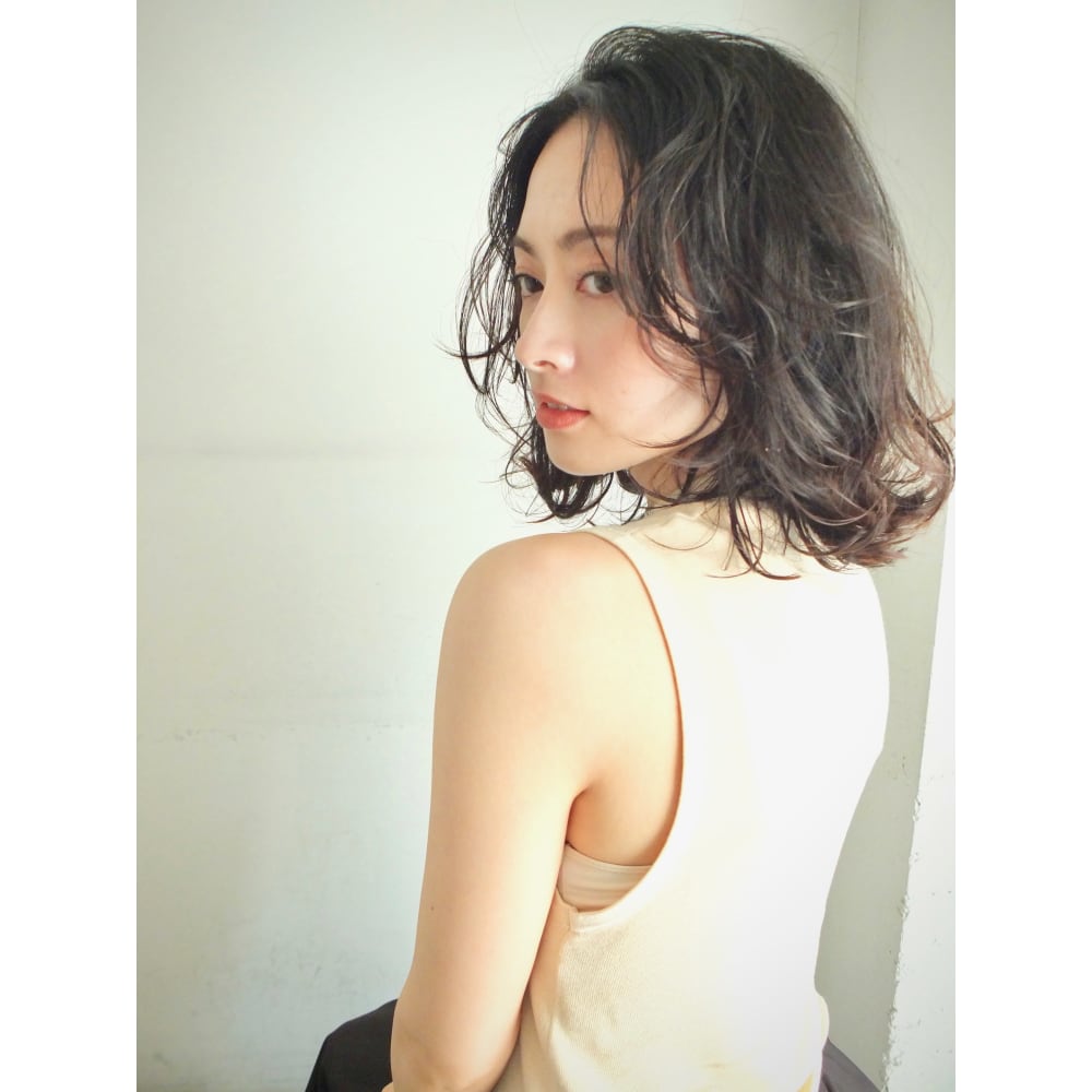 ミディアムパーマスタイル Liike リーケ のヘアスタイル 美容院 美容室を予約するなら楽天ビューティ