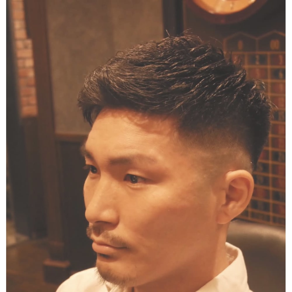 パーマ スキンフェード Hiro Ginza Barber Shop 横浜 ヒロギンザ バーバーショップ ヨコハマ のヘアスタイル 美容院 美容室を予約するなら楽天ビューティ