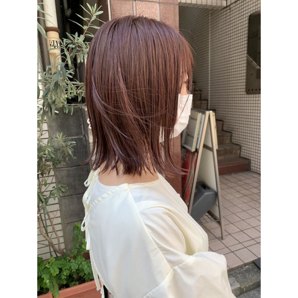 ハイライト ピンクグレージュ 切りっぱなしボブ Kenje横浜 ケンジヨコハマ のヘアスタイル 美容院 美容室を予約するなら楽天ビューティ