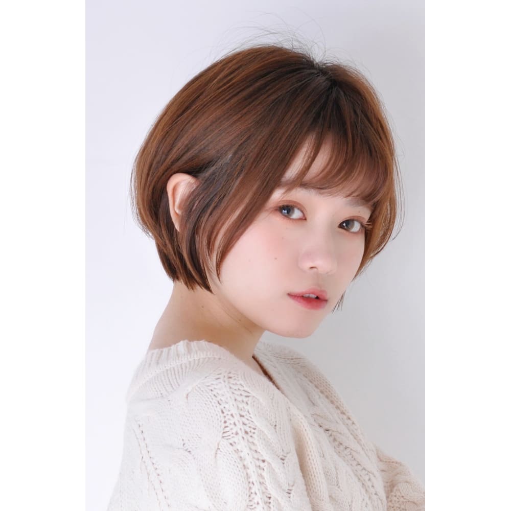 頭の形が綺麗に見える大人のショートボブ Beautrium Peninsula ビュートリアム ペニンシュラ のヘアスタイル 美容院 美容室を予約するなら楽天ビューティ
