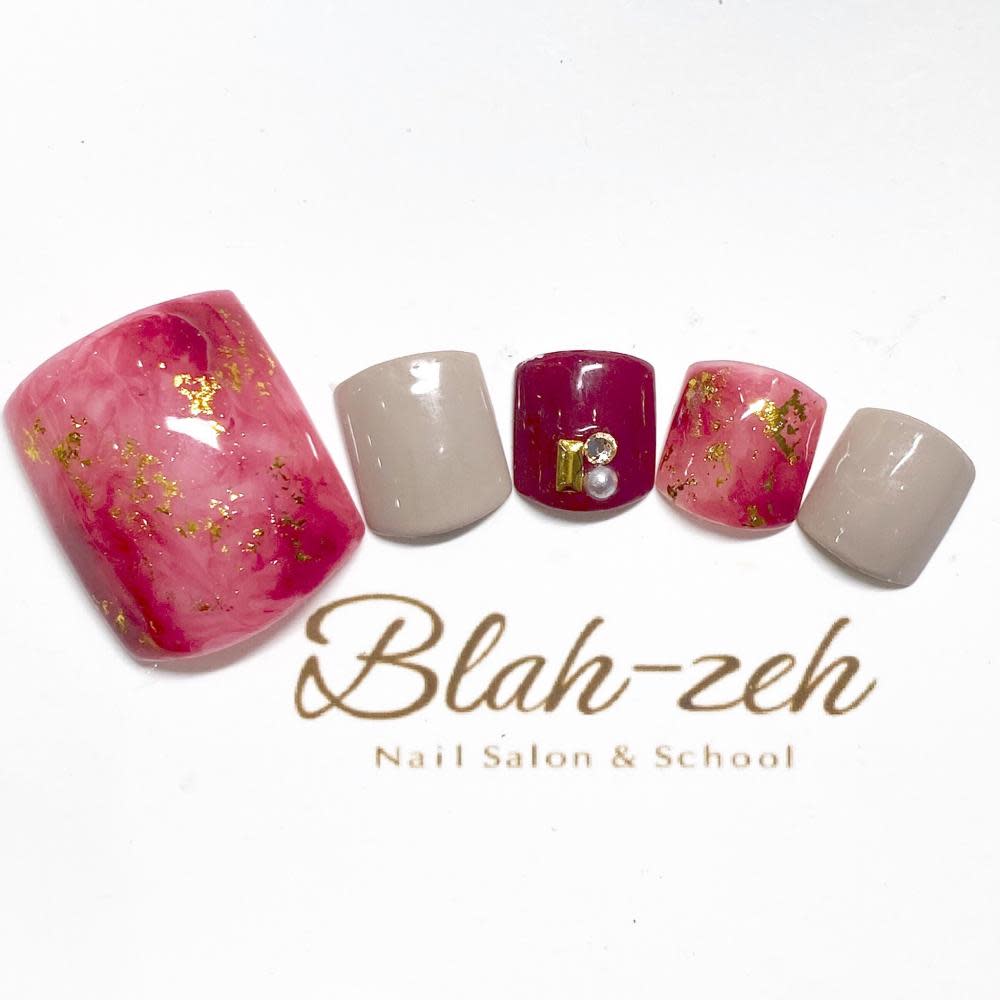 フット 赤べっ甲ネイル Blah Zeh ブラゼ のネイルデザイン ネイル まつげサロンを予約するなら楽天ビューティ