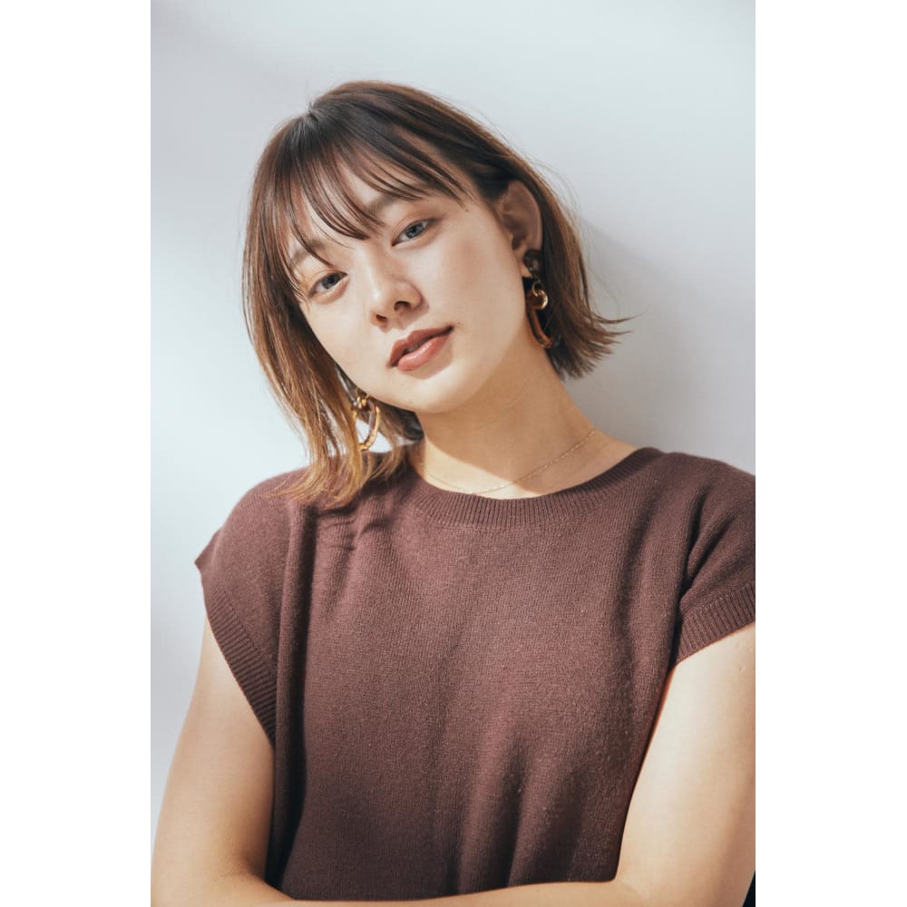大人可愛いインナーカラーのレイヤーボブ クロードモネ H2o Aveda 渋谷ヒカリエshinqs店 クロードモネエイチツーオーアヴェダシブヤヒカリエシンクステン のヘアスタイル 美容院 美容室を予約するなら楽天ビューティ