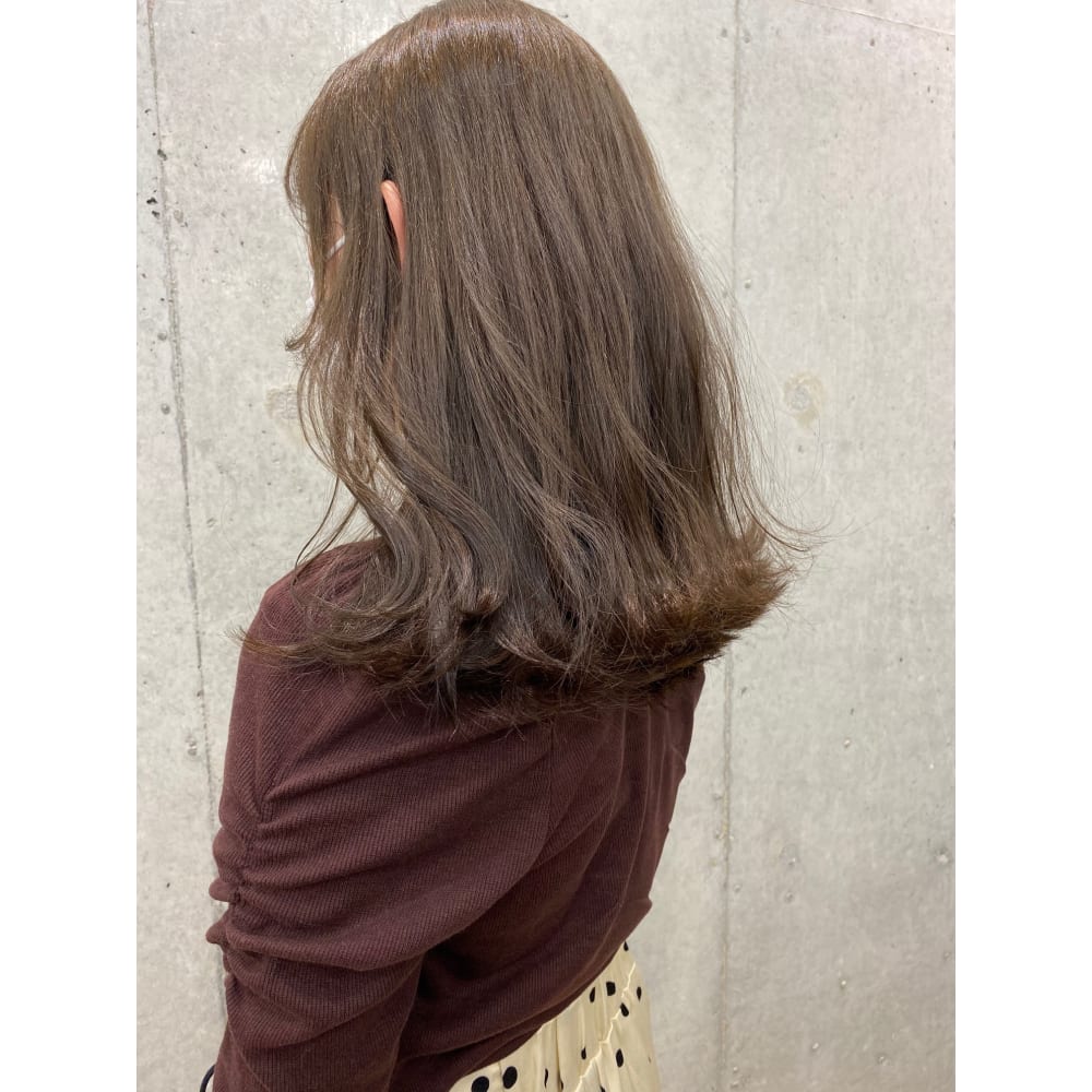 シースルー前髪ロングレイヤー抜け感ヘアベージュ系カラー２０代 Agir Hair 赤羽店 アジールヘアー アカバネテン のヘアスタイル 美容院 美容室を予約するなら楽天ビューティ