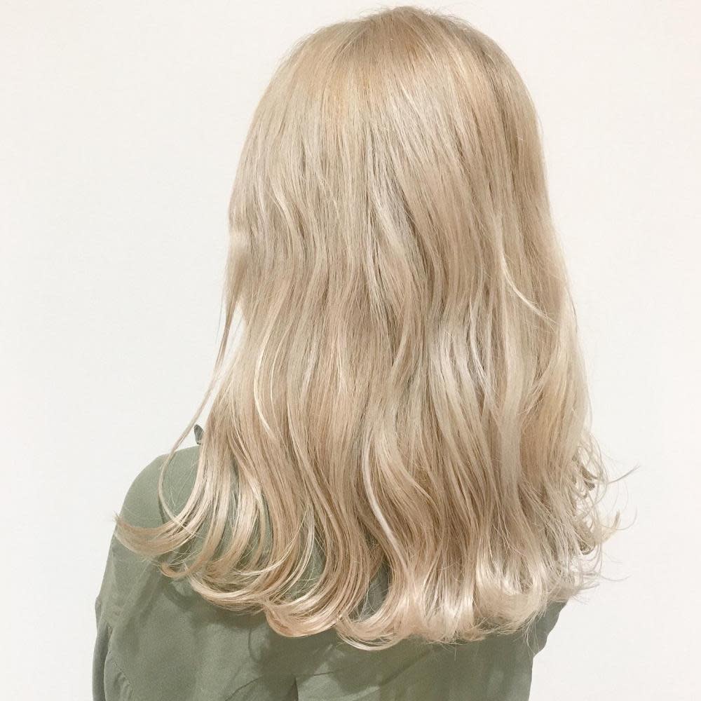 ハイトーンプラチナブロンド Otto Birth オットバース のヘアスタイル 美容院 美容室を予約するなら楽天ビューティ ハイトーンプラチナブロンド Otto Birth オットバース のヘアスタイル 美容院 美容室を予約するなら楽天ビューティ