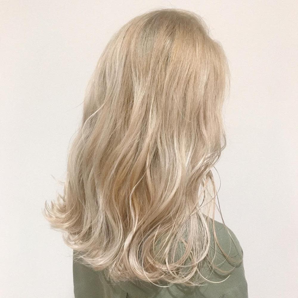 ハイトーンプラチナブロンド Otto Birth オットバース のヘアスタイル 美容院 美容室を予約するなら楽天ビューティ ハイトーンプラチナブロンド Otto Birth オットバース のヘアスタイル 美容院 美容室を予約するなら楽天ビューティ