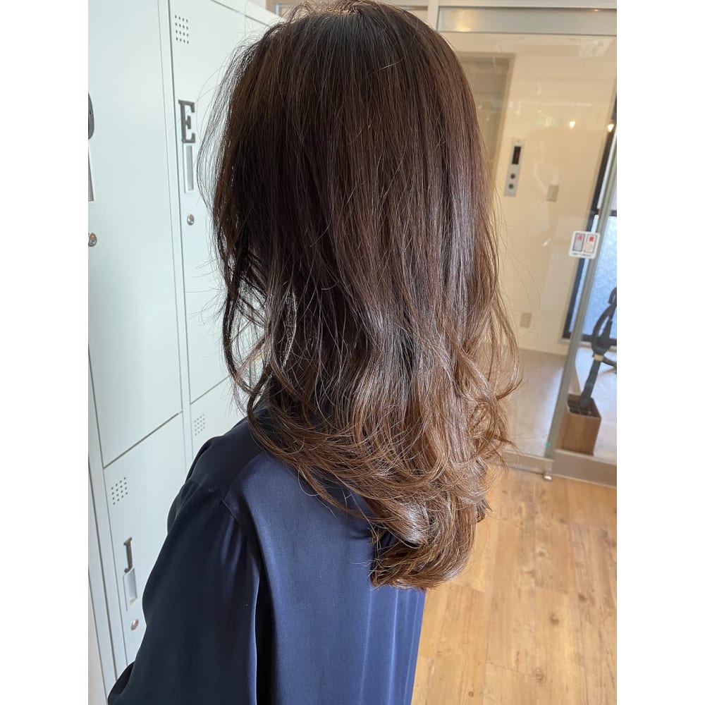 色気ロングレイヤー スタイリスト下山 Biji 天満橋 ビジ テンマバシ のヘアスタイル 美容院 美容室を予約するなら楽天ビューティ