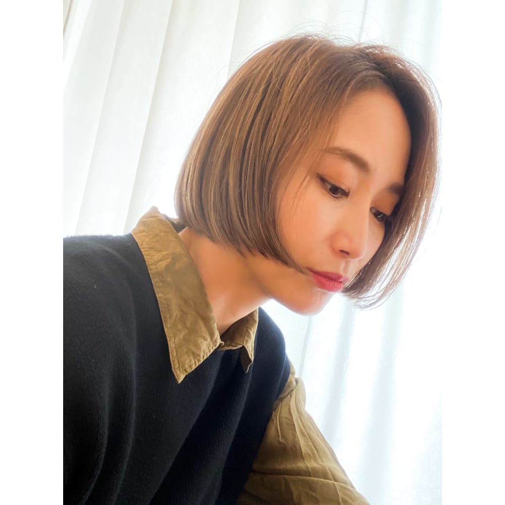乾かすだけで決まる跳ねない長さの前下がりショートボブ Beautrium 福岡 ビュートリアム のヘアスタイル 美容院 美容室を予約するなら楽天ビューティ