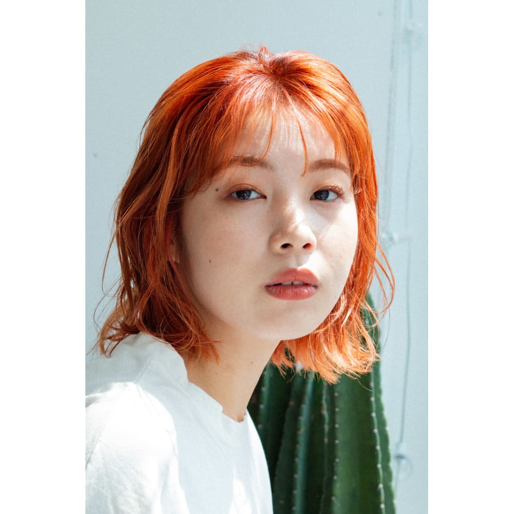 Veganブリーチオンカラーオレンジベージュフリンジウェーブ Haku ハク のヘアスタイル 美容院 美容室を予約するなら楽天ビューティ