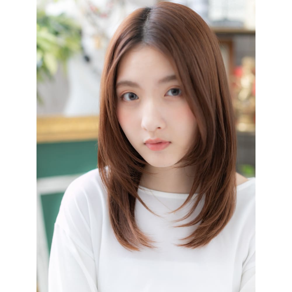 センターパートレッドブラウン小顔セミディ シースルー前髪 Cover Hair Bliss 北浦和西口店 カバーヘアブリス キタウラワニシグチテン のヘアスタイル 美容院 美容室を予約するなら楽天ビューティ