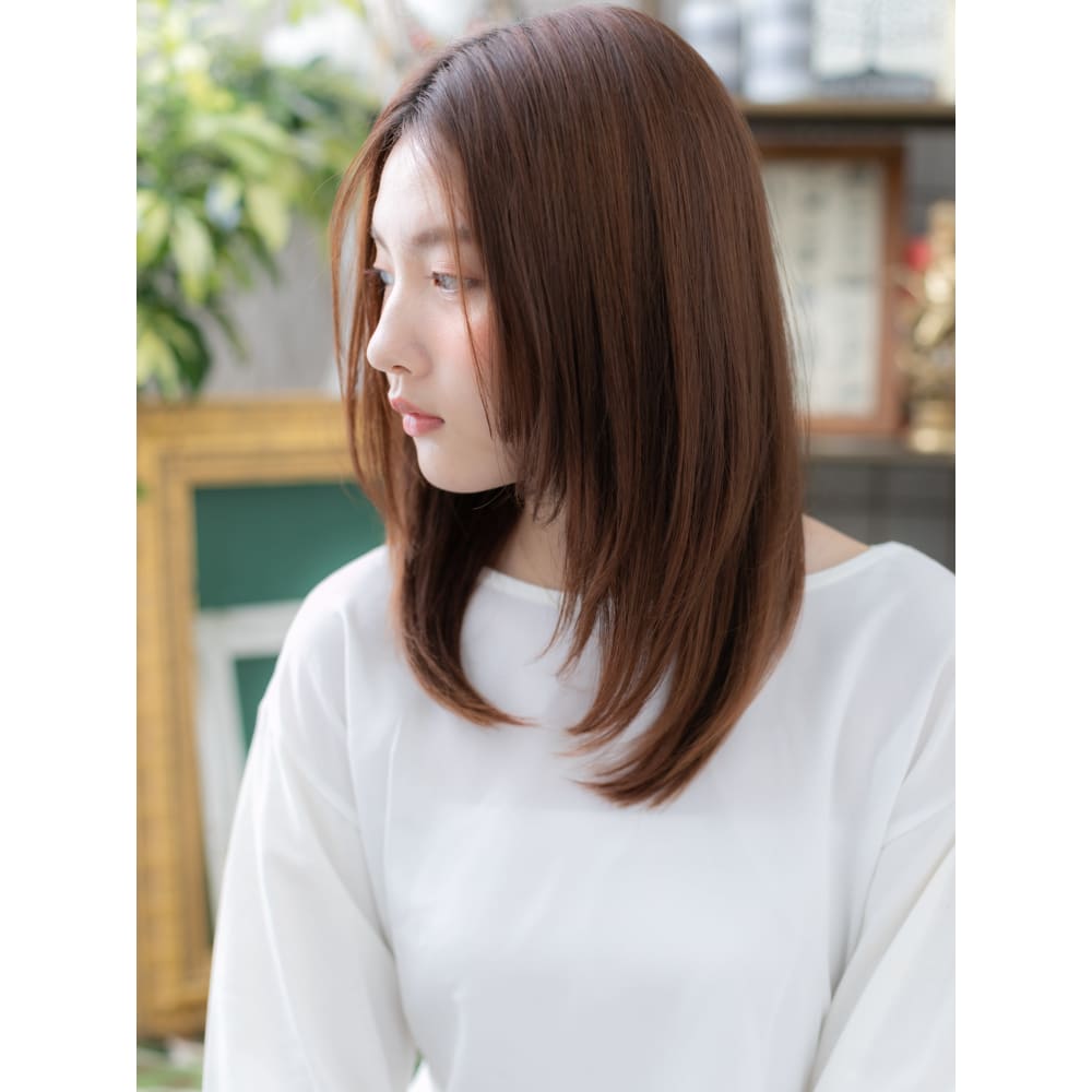 センターパートレッドブラウン小顔セミディ シースルー前髪 Cover Hair Bliss 北浦和西口店 カバーヘアブリス キタウラワニシグチテン のヘアスタイル 美容院 美容室を予約するなら楽天ビューティ