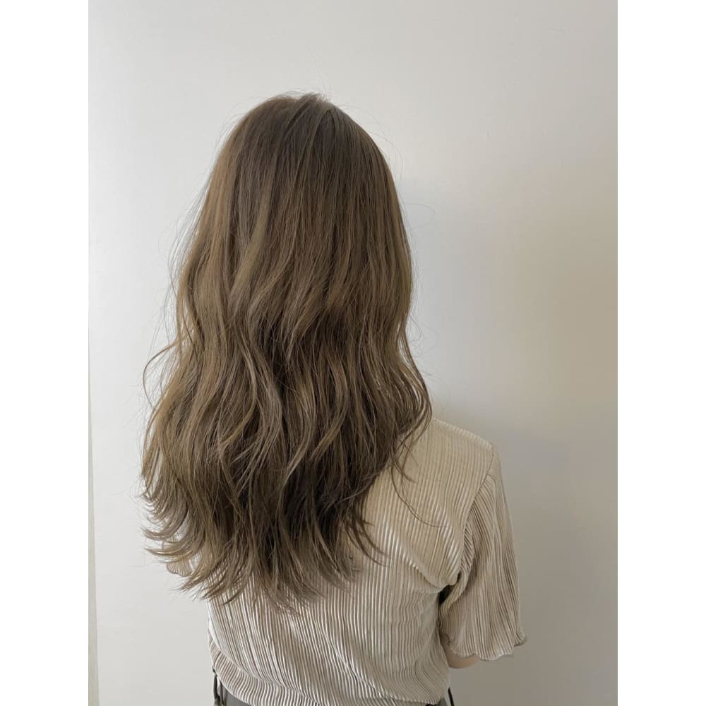 大人かわいい 外国人風カラー 透明感ベージュ Euphoria 銀座本店 ユーフォリア ギンザホンテン ユーフォリア ギンザ ホンテン のヘアスタイル 美容院 美容室を予約するなら楽天ビューティ