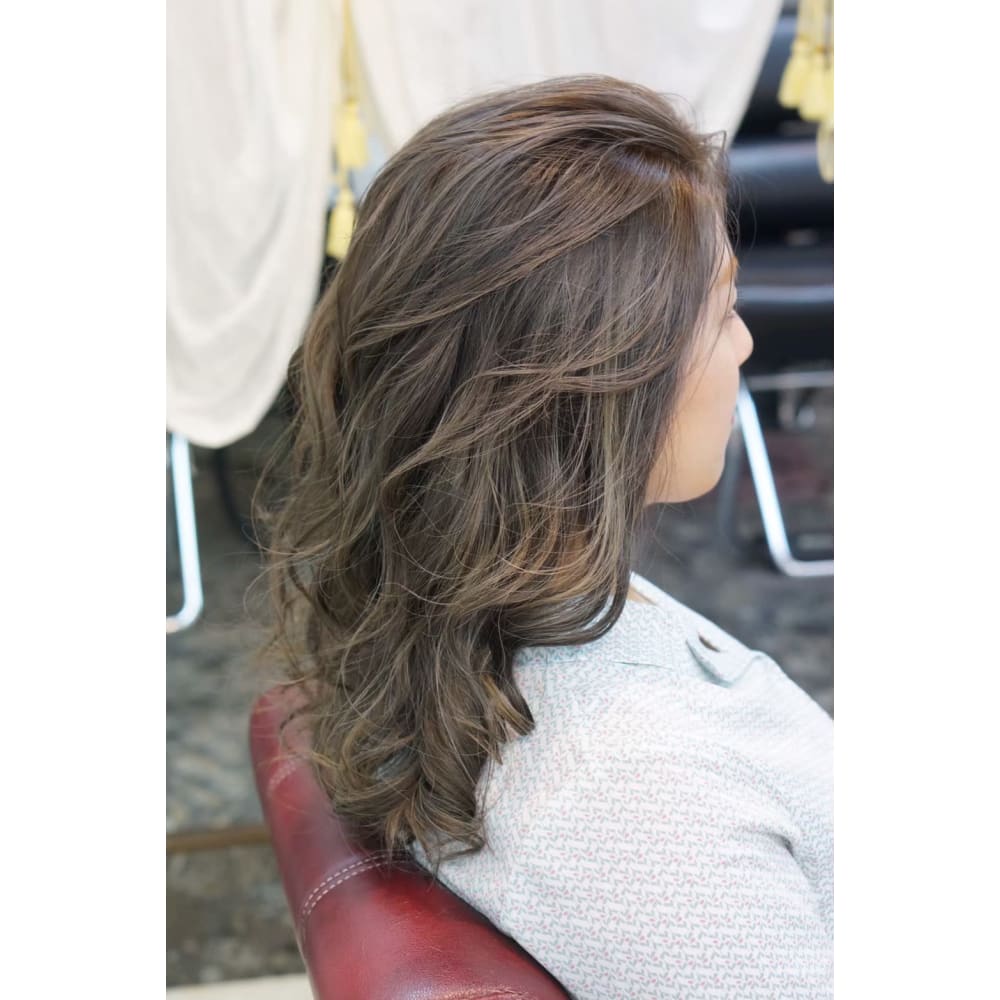 ハイライトカラー Full Bloom 髪質改善 ヘッドスパ フルブルーム カミシツカイゼン アンド ヘッドスパ のヘアスタイル 美容院 美容室を予約するなら楽天ビューティ