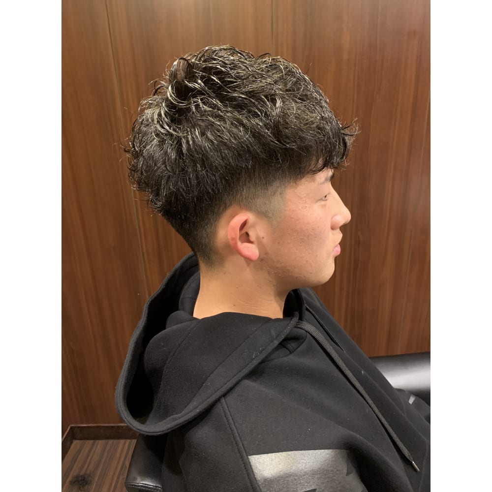 女子ウケ抜群 サッパリツーブロック 理容室 東京 丸の内 Hiro Ginza Barber Shop 丸の内 ヒロギンザバーバーショップ マルノウチ のヘアスタイル 美容院 美容室を予約するなら楽天ビューティ