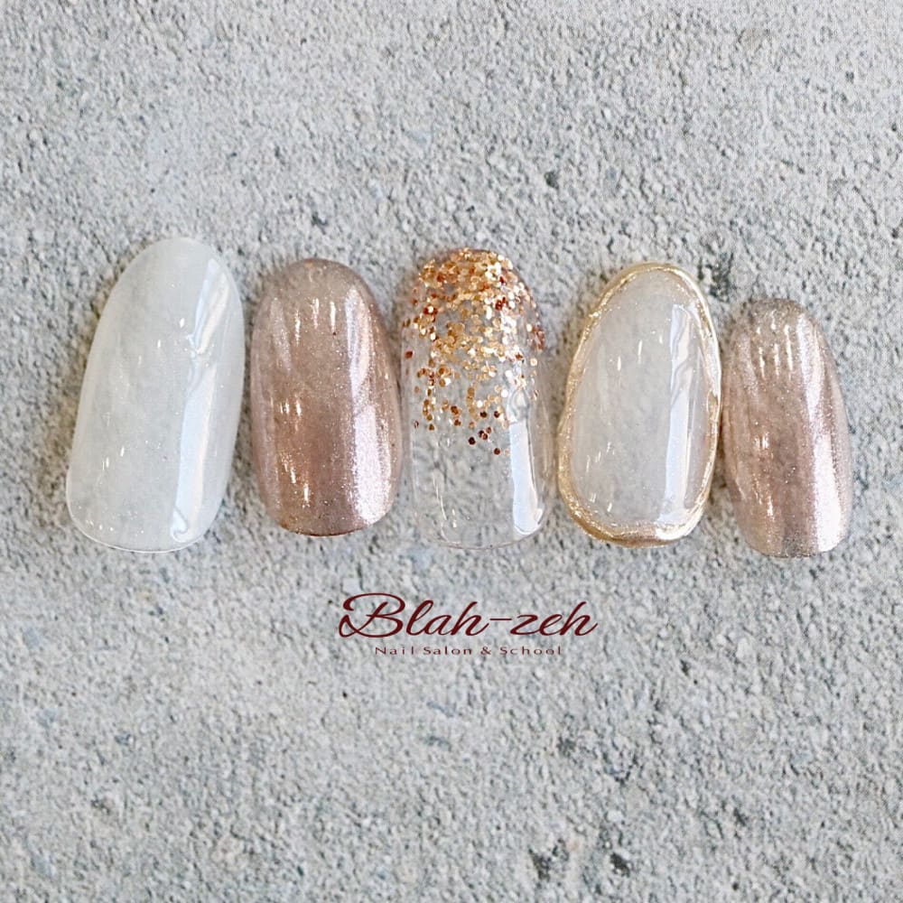 ピンクベージュミラーネイル Blah Zeh ブラゼ のネイルデザイン ネイル まつげサロンを予約するなら楽天ビューティ
