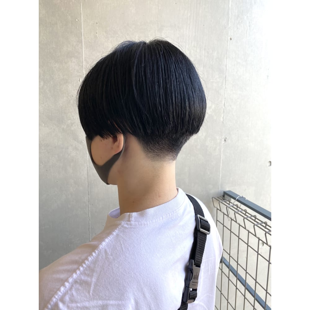 ブルーブラックモードセンターパート Alice By Afloat アリスバイアフロート のヘアスタイル 美容院 美容室を予約するなら楽天ビューティ ブルーブラックモードセンターパート Alice By Afloat アリスバイアフロート のヘアスタイル 美容院 美容室を予約するなら楽天ビューティ