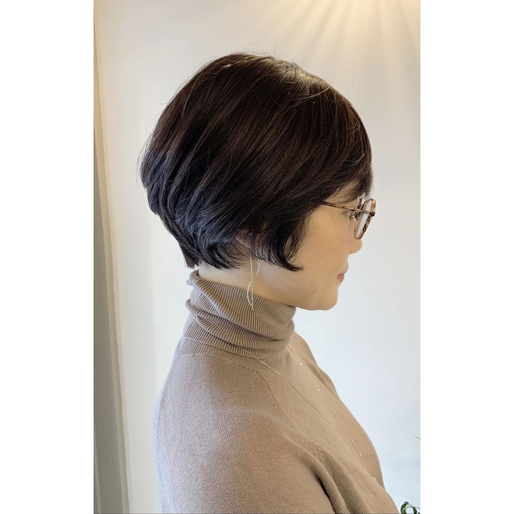 小顔に見える重めショートボブ Bekku Hair Salon 広尾店 ベックヘアサロン ヒロオテン のヘアスタイル 美容院 美容室を予約するなら楽天ビューティ 小顔に見える重めショートボブ Bekku Hair Salon 広尾店 ベックヘアサロン ヒロオテン のヘアスタイル 美容院 美容室を予約するなら楽天ビューティ