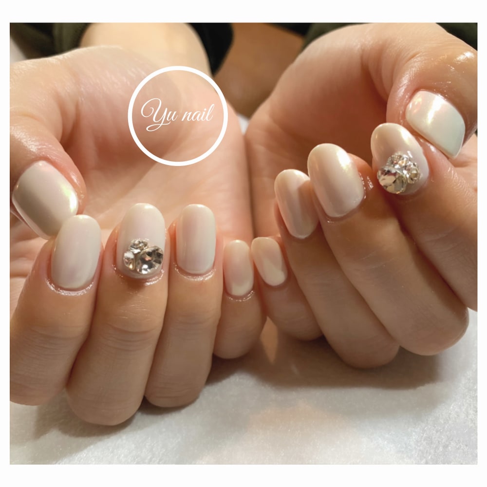 ミルキーwhite オーロラヴェールネイル Yu Nail ユーネイル のネイルデザイン ネイル まつげサロンを予約するなら楽天ビューティ ミルキーwhite オーロラヴェールネイル Yu Nail ユーネイル のネイルデザイン ネイル まつげサロンを予約するなら楽天ビューティ