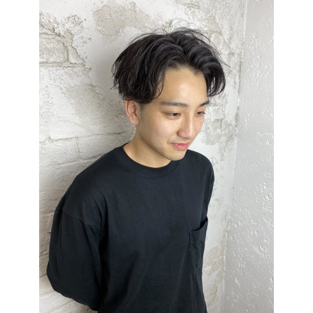 タテオチセンターパート センターパート スパイラル Prize Iris 池袋東口店 プライズアイリス イケブクロヒガシグチテン のヘアスタイル 美容院 美容室を予約するなら楽天ビューティ