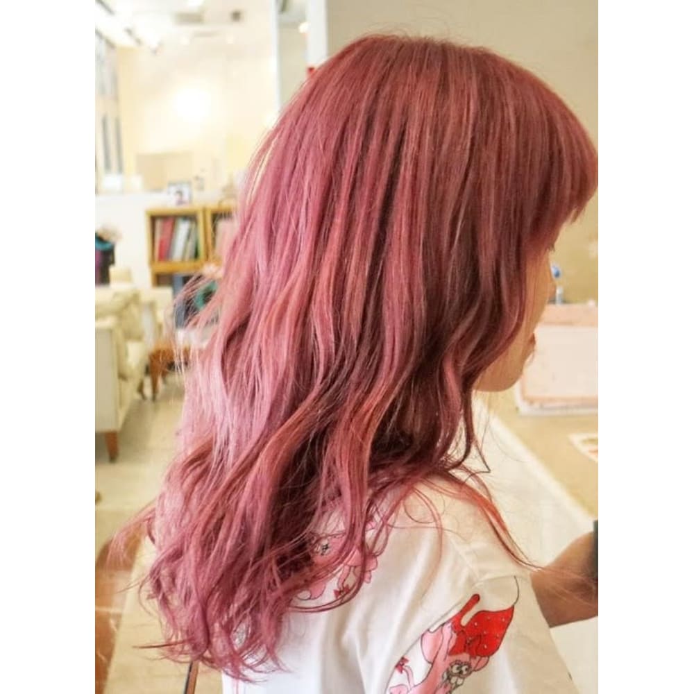 チェリーピンクカラー E M A Assort イーエムエーアソート のヘアスタイル 美容院 美容室を予約するなら楽天ビューティ