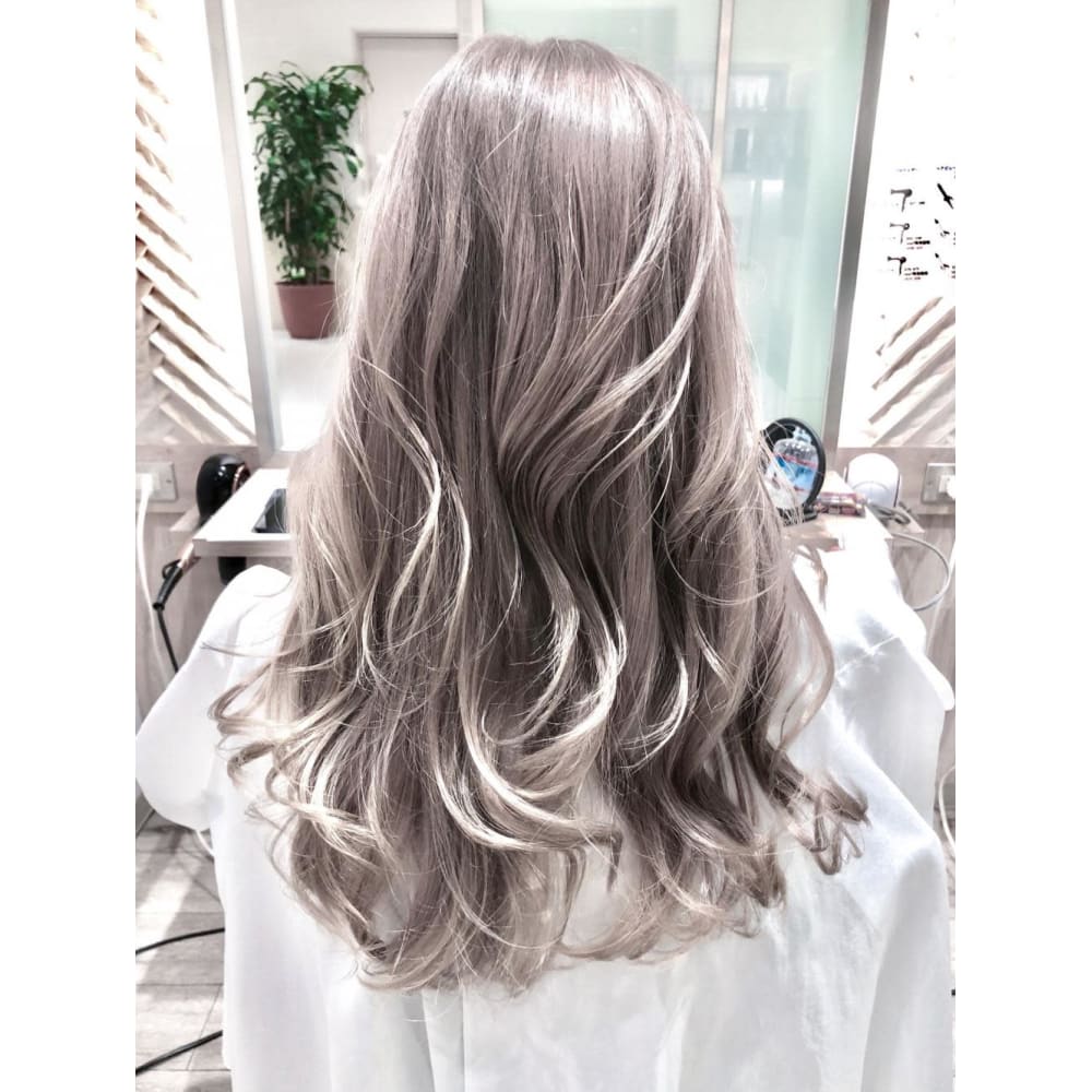 プラチナスノーアッシュグレージュ Eve Neaf ニーフ のヘアスタイル 美容院 美容室を予約するなら楽天ビューティ プラチナスノーアッシュグレージュ Eve Neaf ニーフ のヘアスタイル 美容院 美容室を予約するなら楽天ビューティ