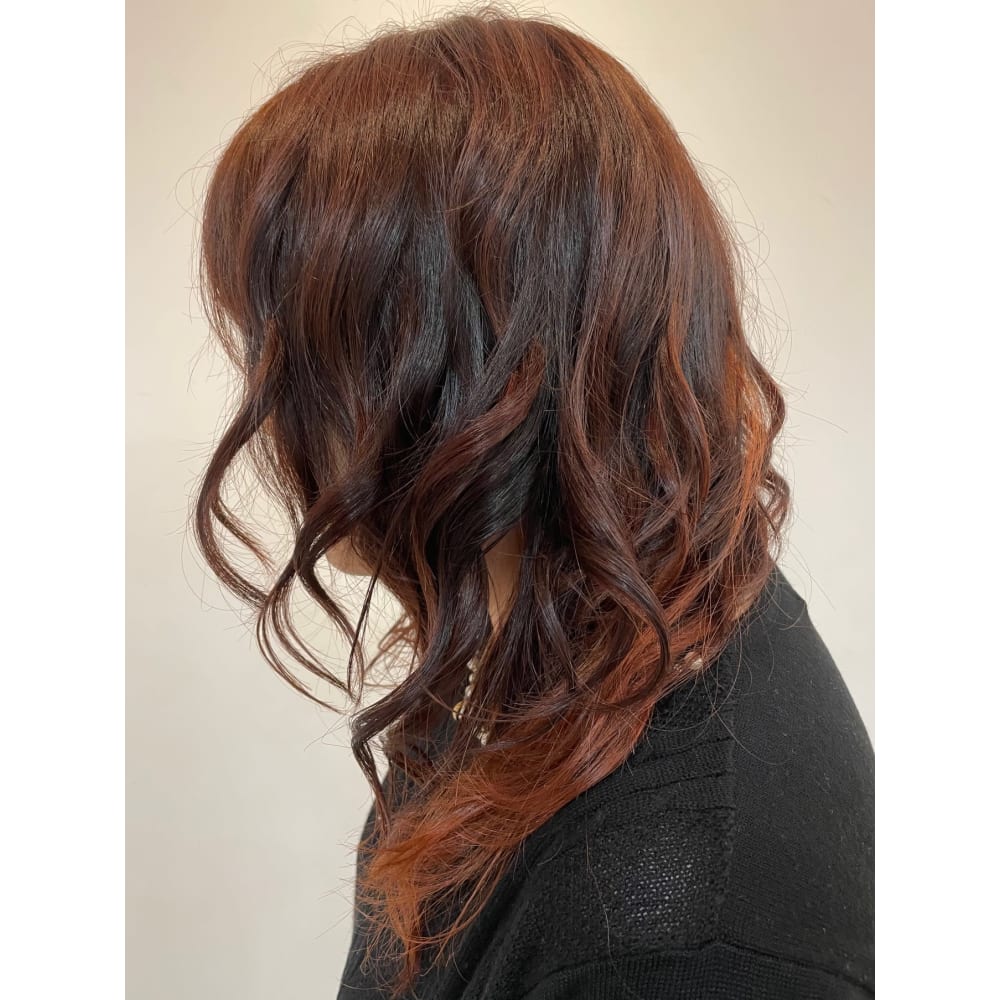 インナーカラー ローズピンク Vivian ヴィヴィアン のヘアスタイル 美容院 美容室を予約するなら楽天ビューティ