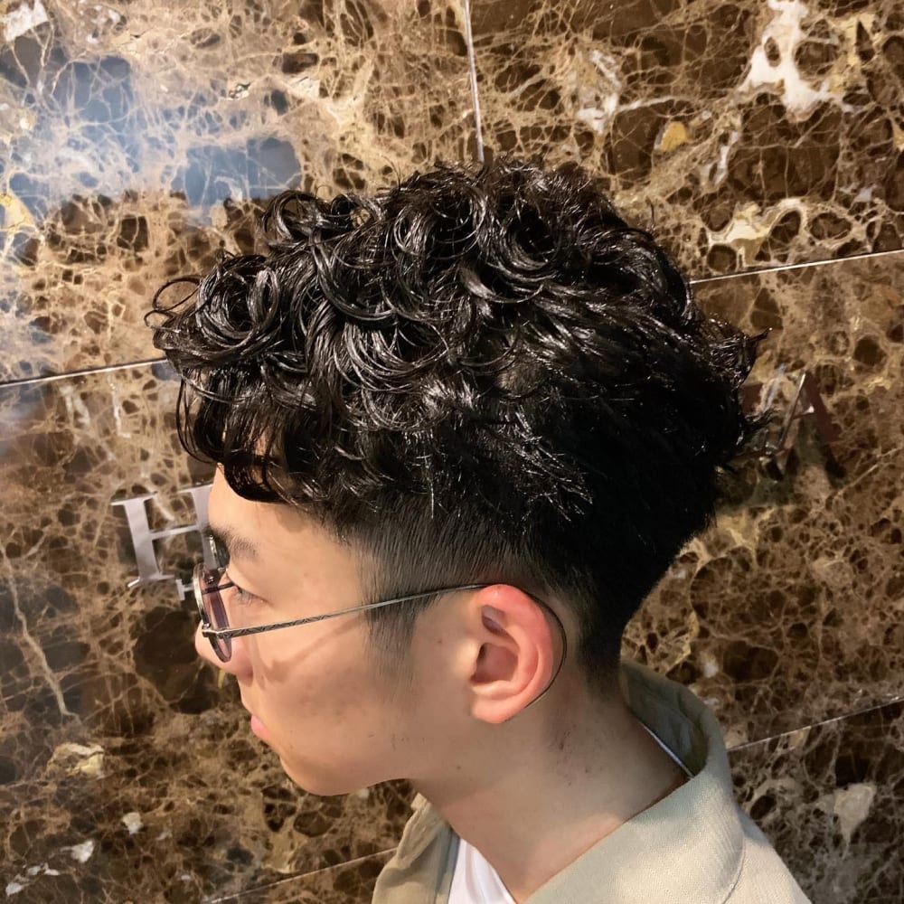 パーマ73スタイル Hiro Ginza Barber Shop 丸の内 ヒロギンザバーバーショップ マルノウチ のヘアスタイル 美容院 美容室を予約するなら楽天ビューティ