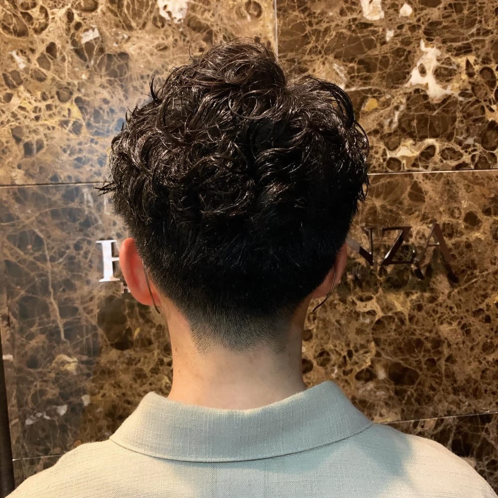 パーマ73スタイル Hiro Ginza Barber Shop 丸の内 ヒロギンザバーバーショップ マルノウチ のヘアスタイル 美容院 美容室を予約するなら楽天ビューティ