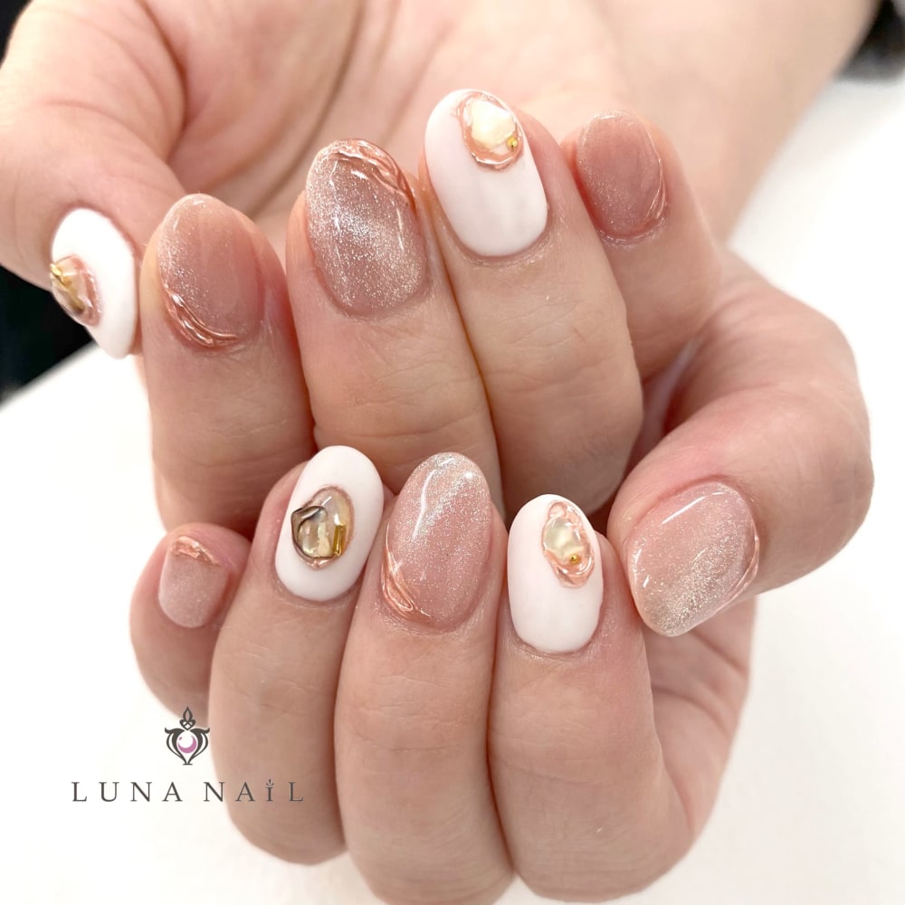 マグネット ミラー Luna Nail ルナネイル のネイルデザイン ネイル まつげサロンを予約するなら楽天ビューティ