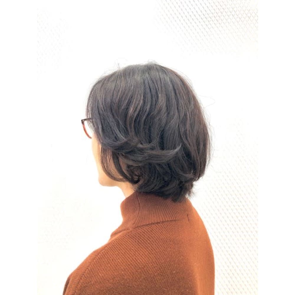 レイヤーミディアム ルーズヘア 無造作パーマ グラボブ 40 Qualis 上福岡店 クオリスカミフクオカテン のヘアスタイル 美容院 美容室を予約するなら楽天ビューティ