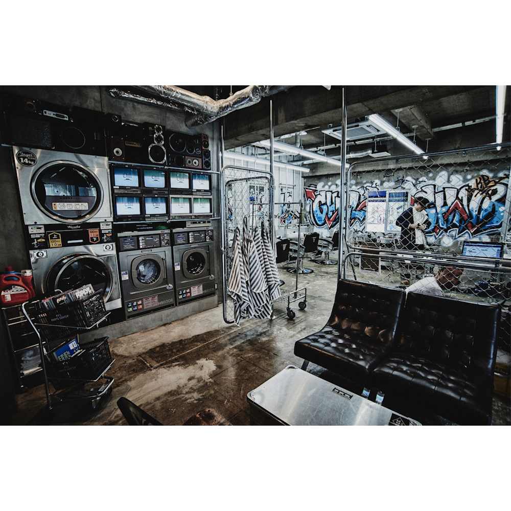 ストリート色全開の ハードパーマ からオンオフでスタイルチェンジできる 2wayパーマ まで対応 渋谷メンズ専門美容院 Chillchair シブヤメンズセンモンビヨウイン チルチェア のこだわり特集 美容院 美容室を予約するなら楽天ビューティ