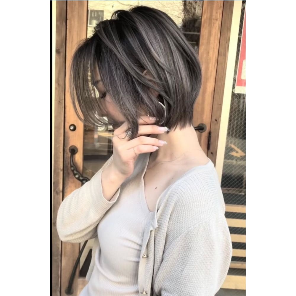 主婦層で今話題の白髪ぼかしハイライト08 Blitz R Evolut ブリッツレボルト のヘアスタイル 美容院 美容室を予約するなら楽天ビューティ 主婦層で今話題の白髪ぼかしハイライト08 Blitz R Evolut ブリッツレボルト のヘアスタイル 美容院 美容室を予約するなら楽天ビューティ