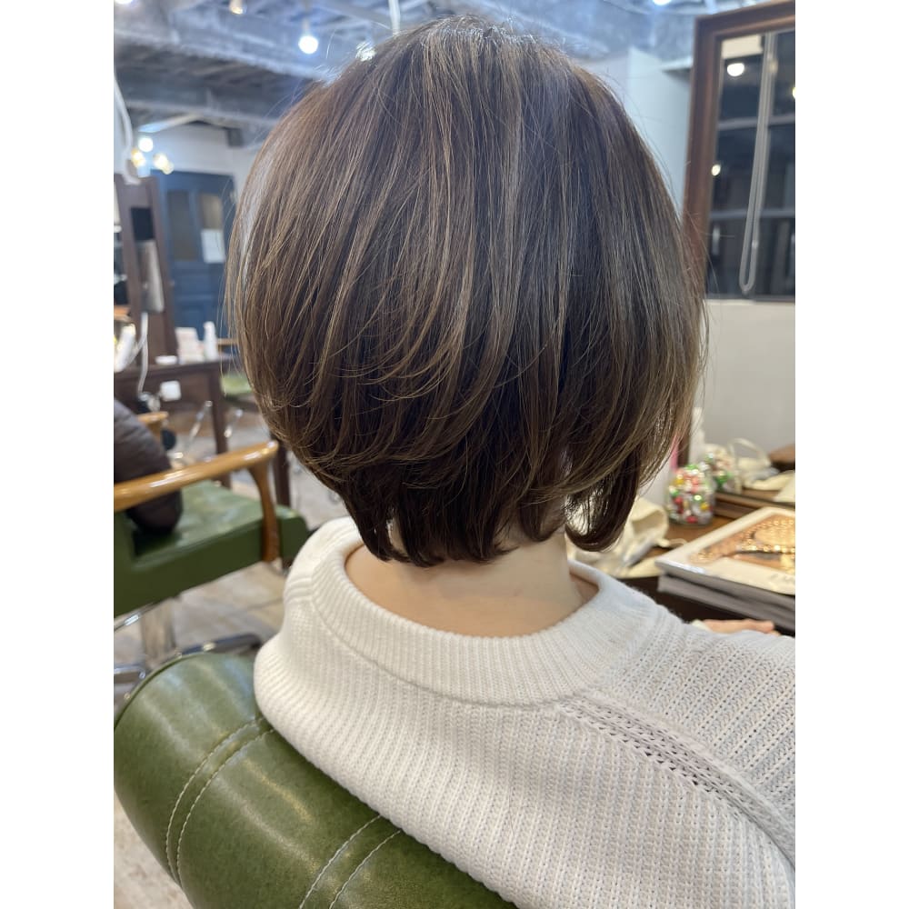 重山 お客様スタイル ミディアムからショートボブへ Maria By Afloat マリアバイアフロート のヘアスタイル 美容院 美容室を予約するなら楽天ビューティ