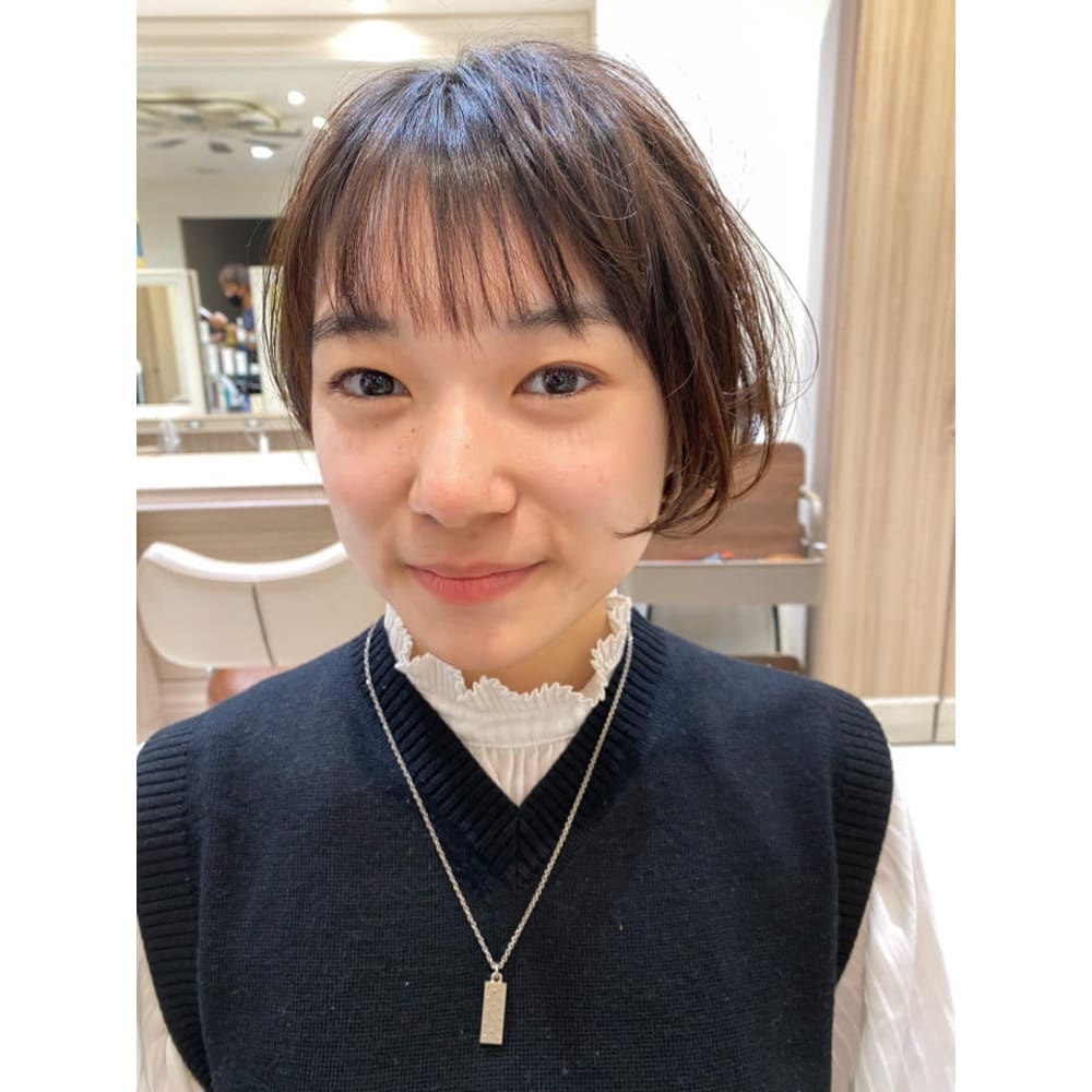 薄め前髪のショートボブ Ash 元住吉店 アッシュ のヘアスタイル 美容院 美容室を予約するなら楽天ビューティ